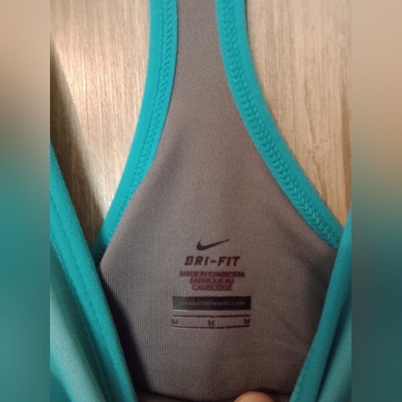 2 Nike dri-fit tank tops. Small w/ built in support bras. - Picture 4 of 16